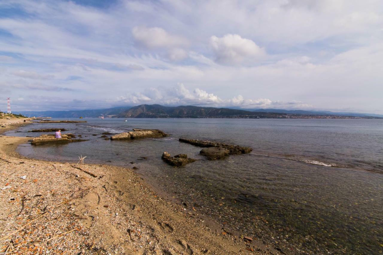 Case Panoramiche Sul Lago Messina Luaran gambar